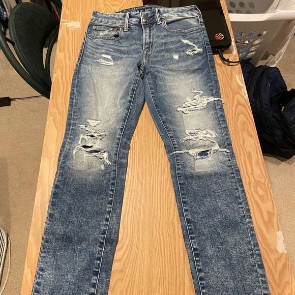 American Eagle Ripped Jeans - Picture 2 of 5